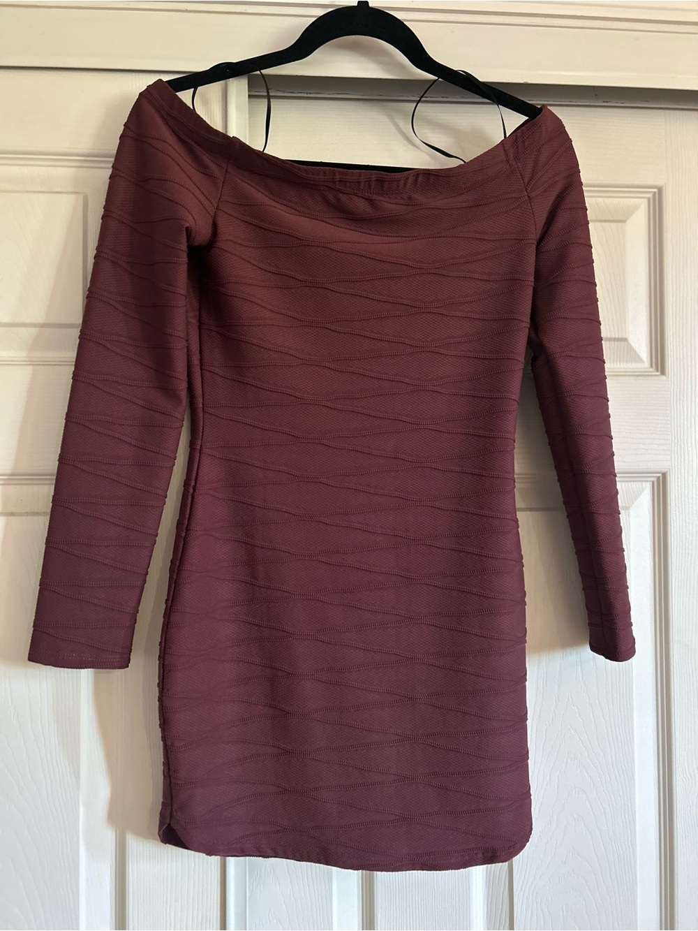 Windsor Off-Shoulder Long Sleeve Bodycon Dress in Burgundy